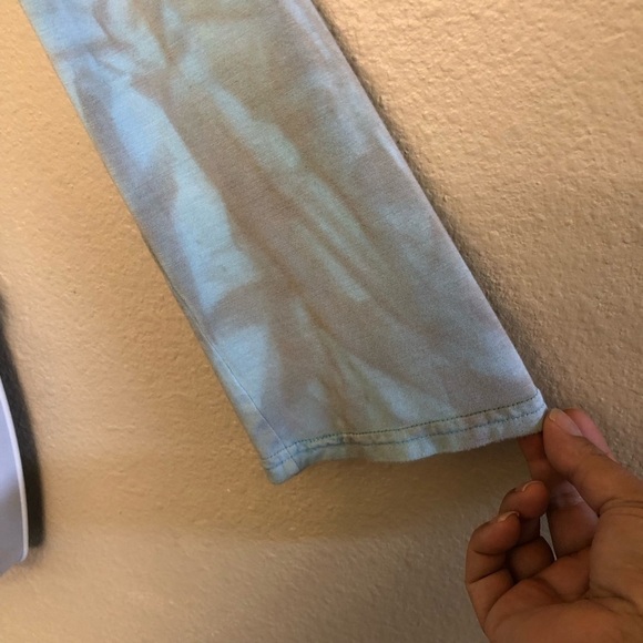 Mezon Woman’s Embroidered Rhinestone Tied Dyed Embellish V-Neck Top Size S - Picture 3 of 9